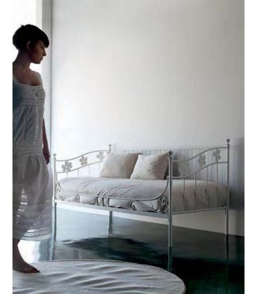 Cama Diván de metal MARGIE